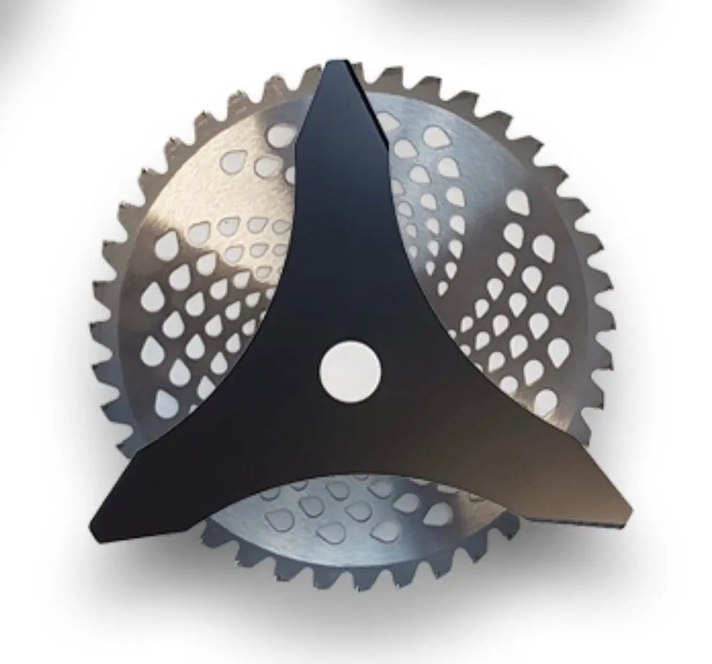 KOSILNICA ZA TRAVO 6,2 KM Z DODATKI Kladiva