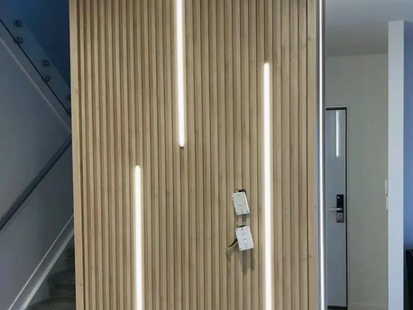 LED dekorativna osvetlitev za stensko ploščo