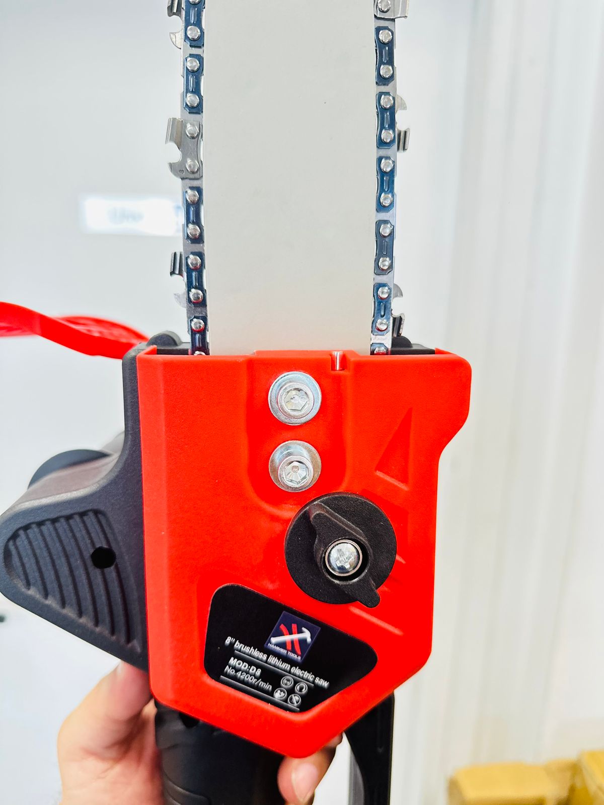 8-PALČNA AKUMULATORSKA ŽAGA Z 2 BATERIJAMA 36V KLADIVO