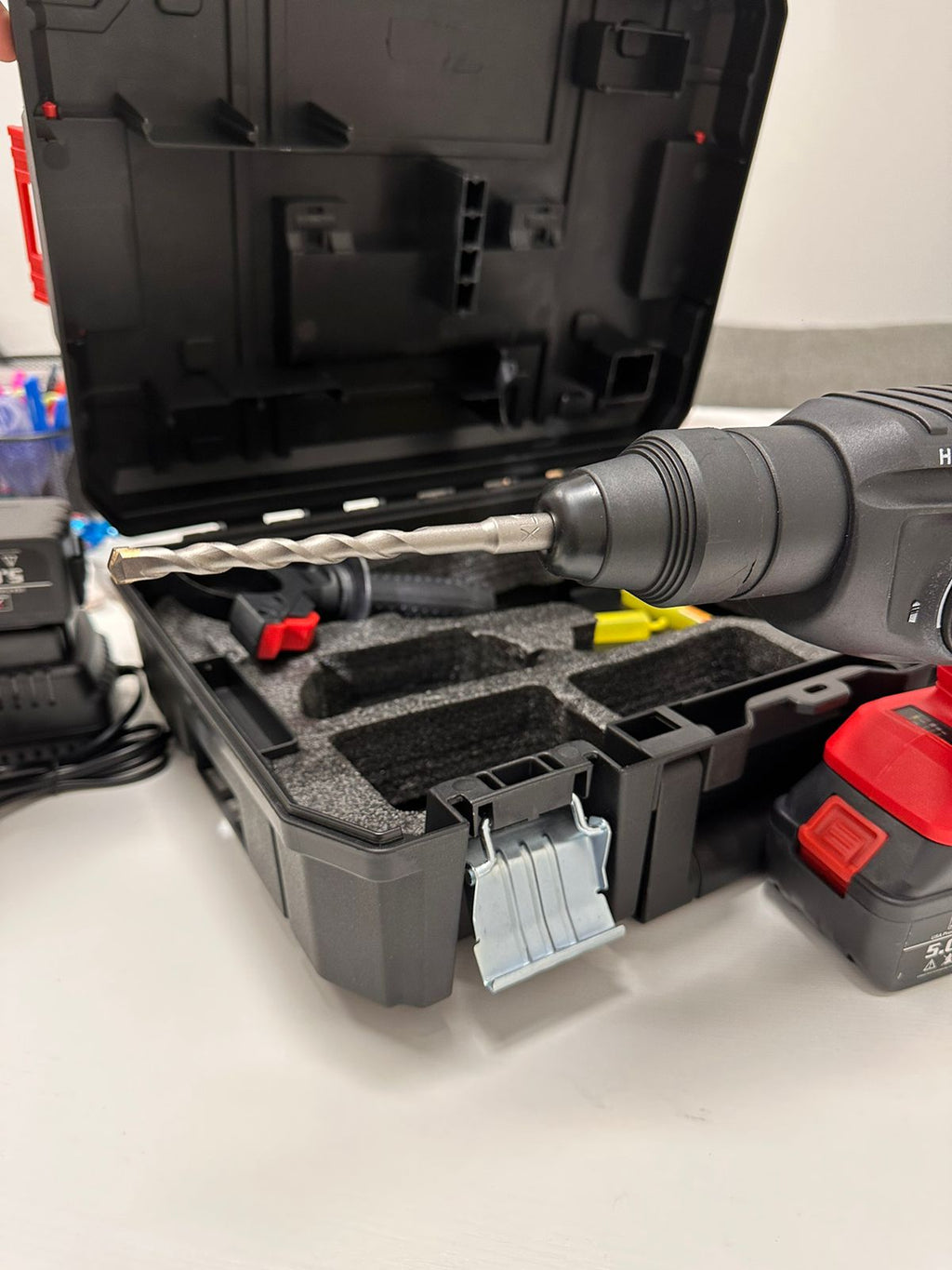 AKUMULATORSKI UDARNI VRTALNIK 2x5,0 Ah Li-ION BATERIJE 26 mm Z NASTAVKI KLADIVO