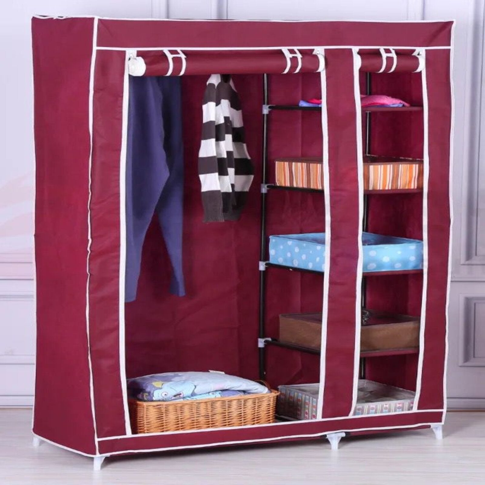 Omara za oblačila iz blaga