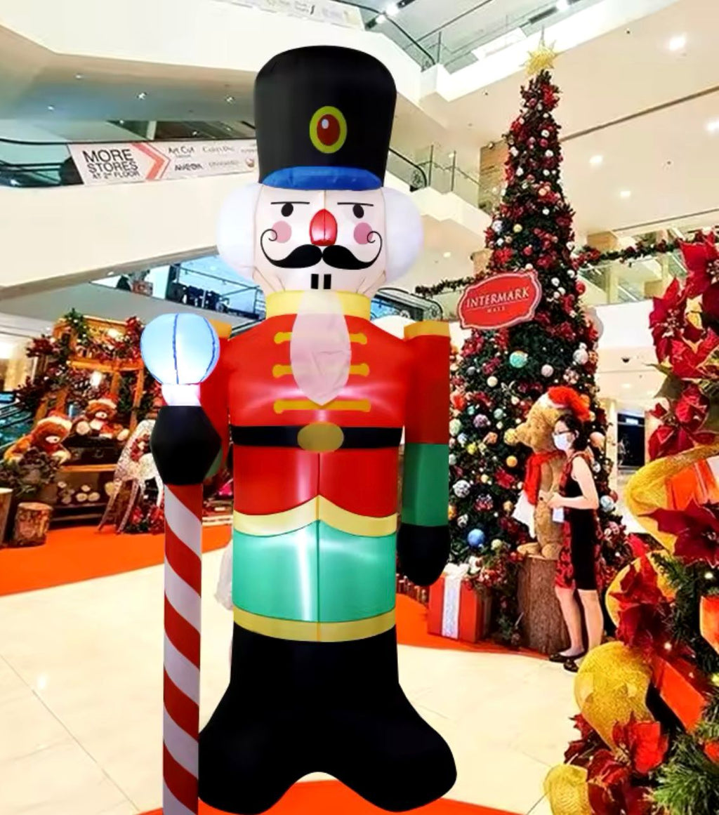 NAPIHLJIVI OREŠČEK 1,8 M Z LED LUČKO