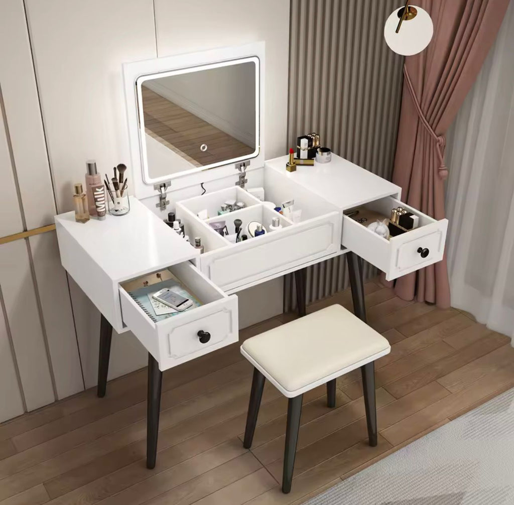 Mizica za ličenje z LED osvetlitvijo