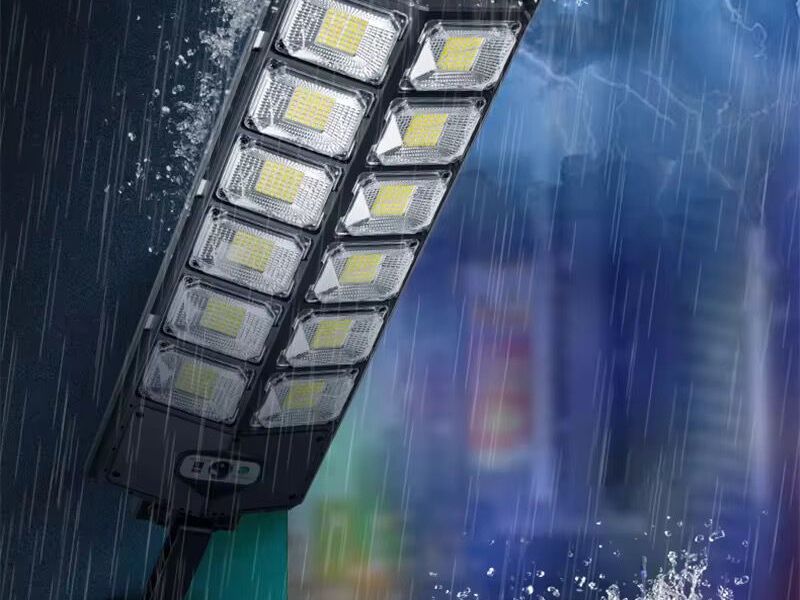 Solarna LED svetilka z daljinskim upravljanjem