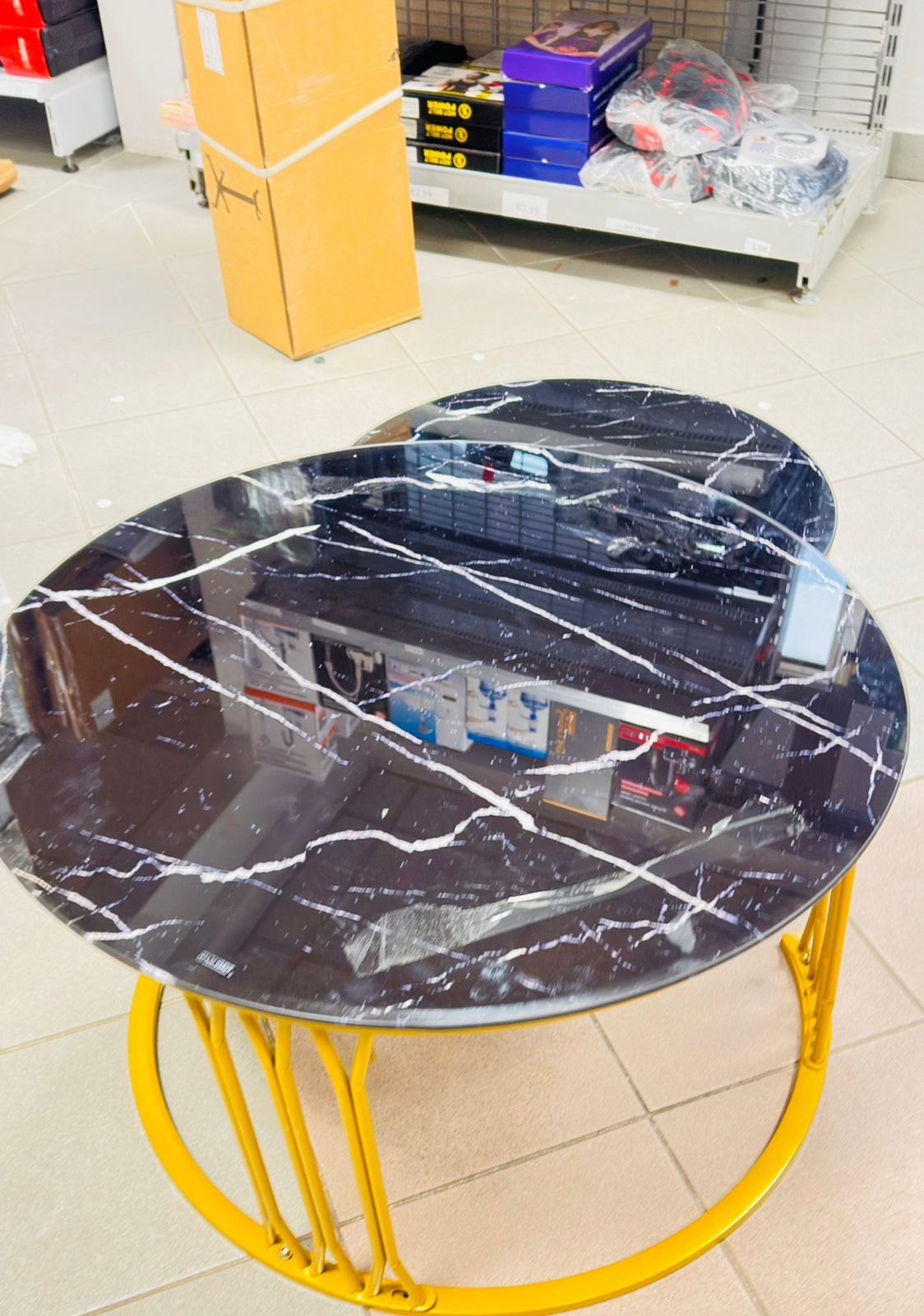 Komplet klubskih miz – Črni marmor