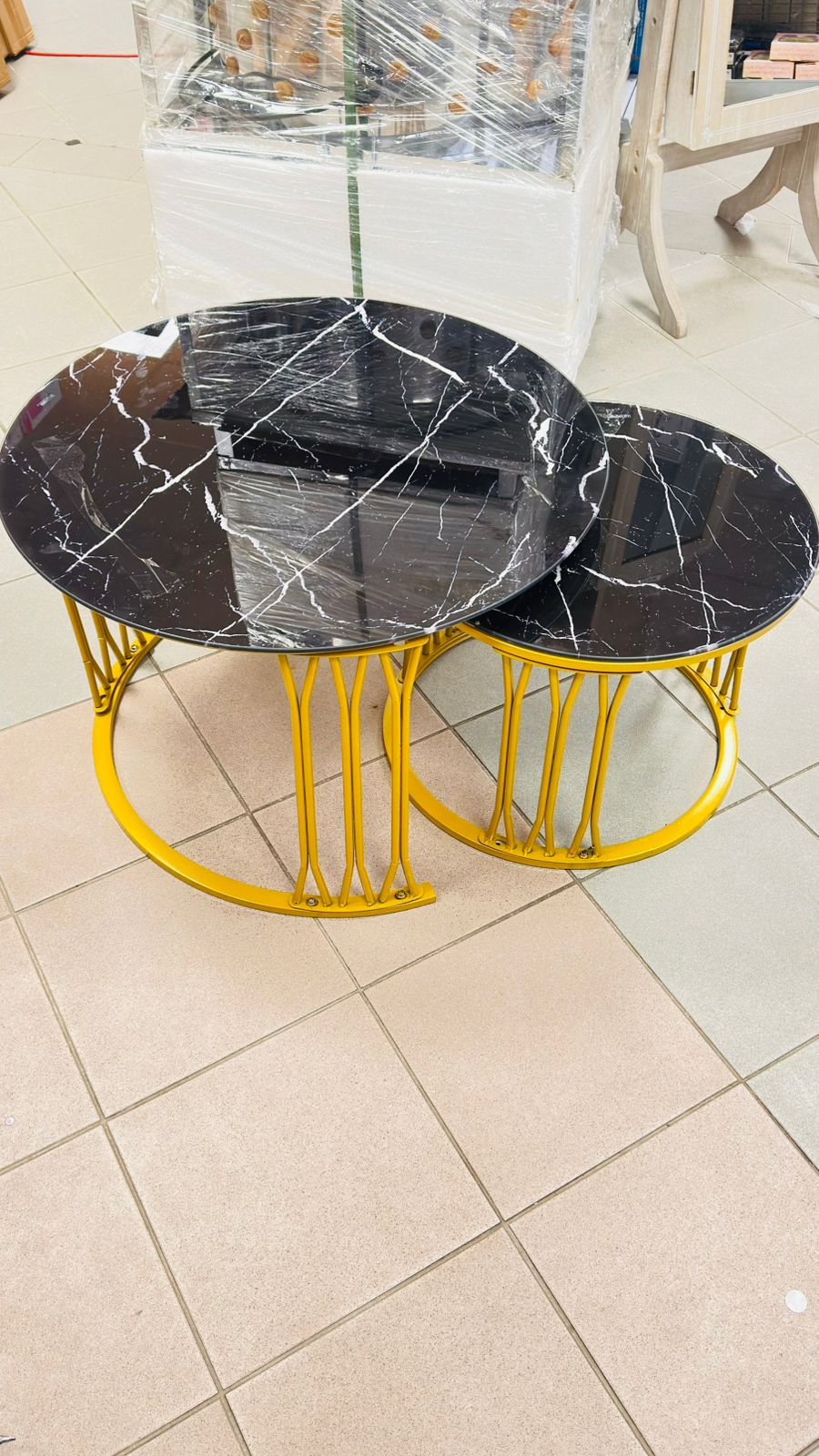 Komplet klubskih miz – Črni marmor