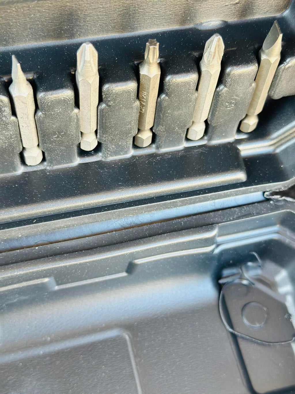 Akumulatorski vrtalnik 18V (KOMPLET 28 kosov) X2 BATERIJE