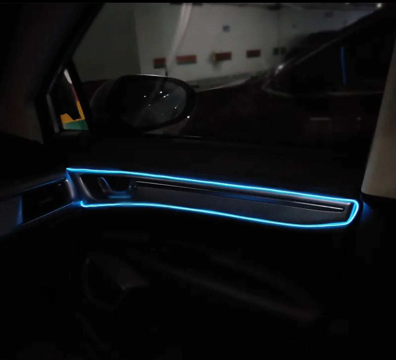 AMBIENTALNI LED TRAKOVI ZA VOZILA